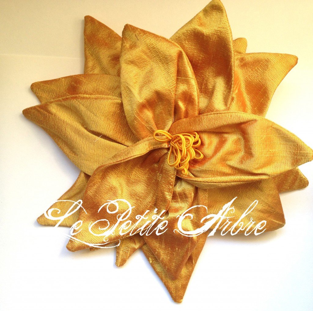 Hunger Games: Effie Trinket Hair Flower